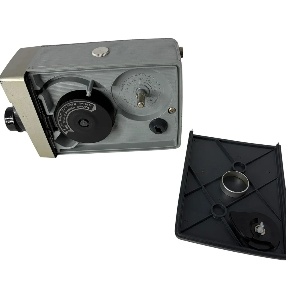 Vintage Kodak Brownie 8 Movie Camera 8mm Clockwork f/2.7 Lens Untested USA